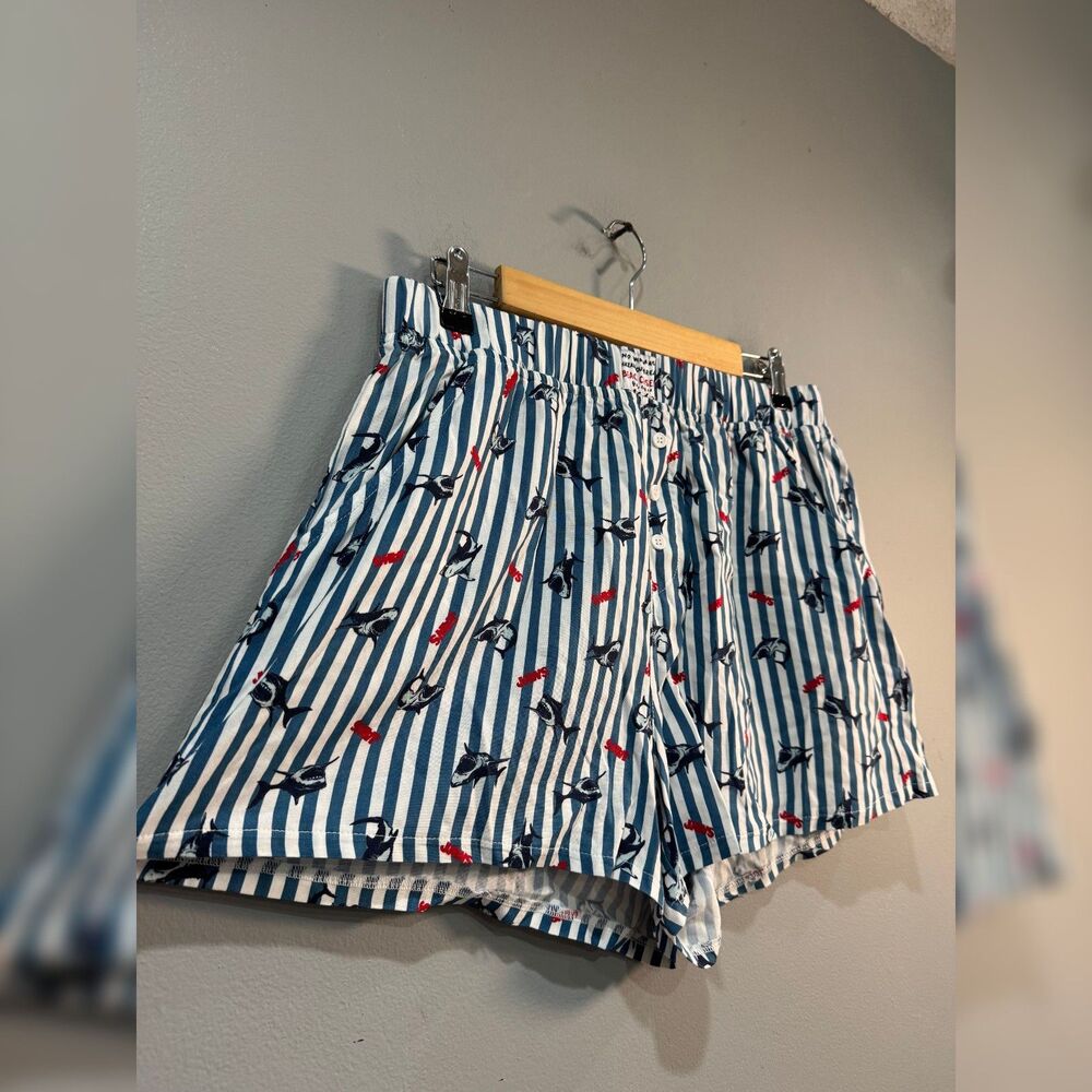 Women's Hot Topic Jaws 50th Anniversary Boxer Shorts Size XL NWT - Picture 3 of 6